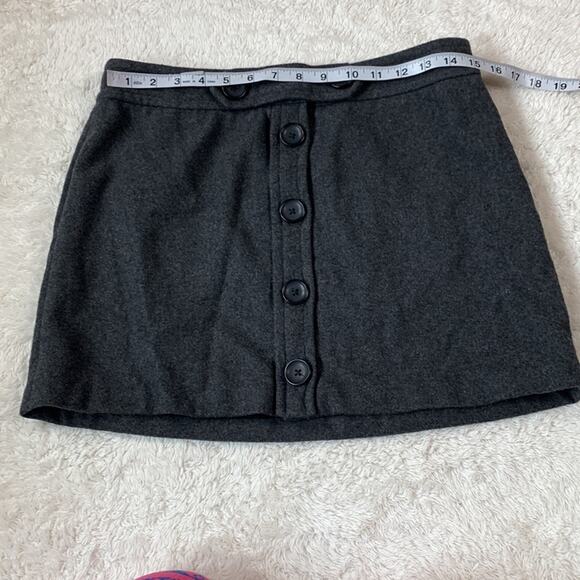 Gap grey wool blend classic button down mini skirt, size 6 - Picture 5 of 10